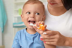 牙肉腫脹點治療？口腔科醫生教你正確應對
